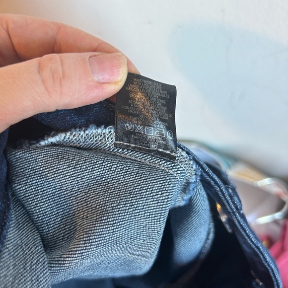 NWT GENERATION LOVE Justine Straight Leg Denim
Pants Silvertone Buttons - Picture 8 of 11